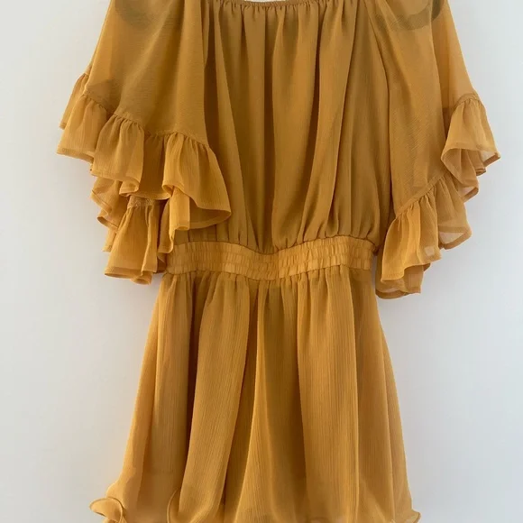 Endless Rose Ruffle Romper SizeXS - Picture 2 of 4